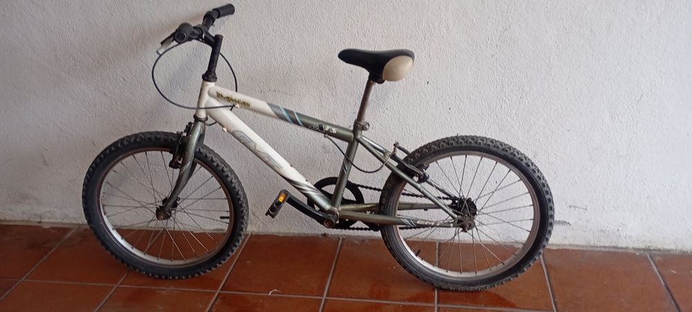 Bicicleta BTT "roda 20"