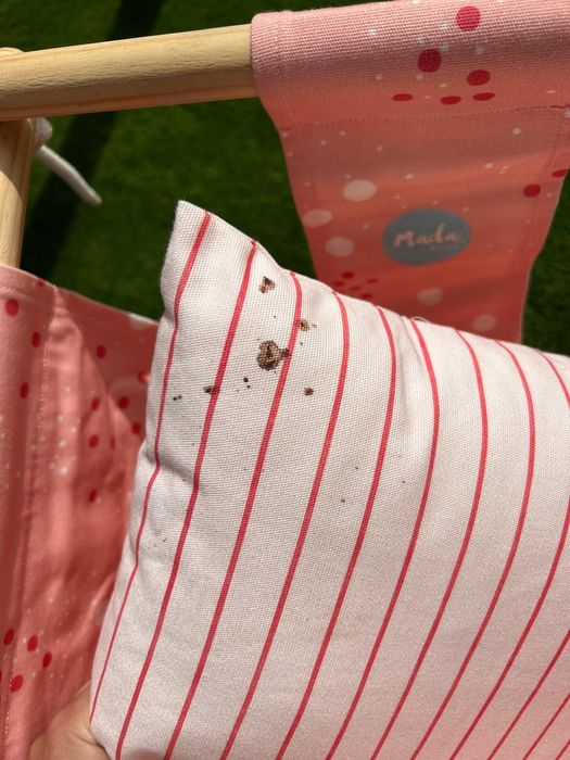 Baloiço para bebé em rosa e madeira natural