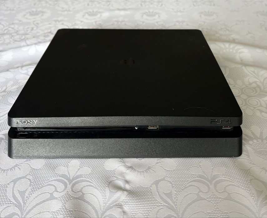 PlayStation 4 Slim 1TB