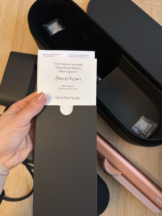 Dyson Airstrait HT01