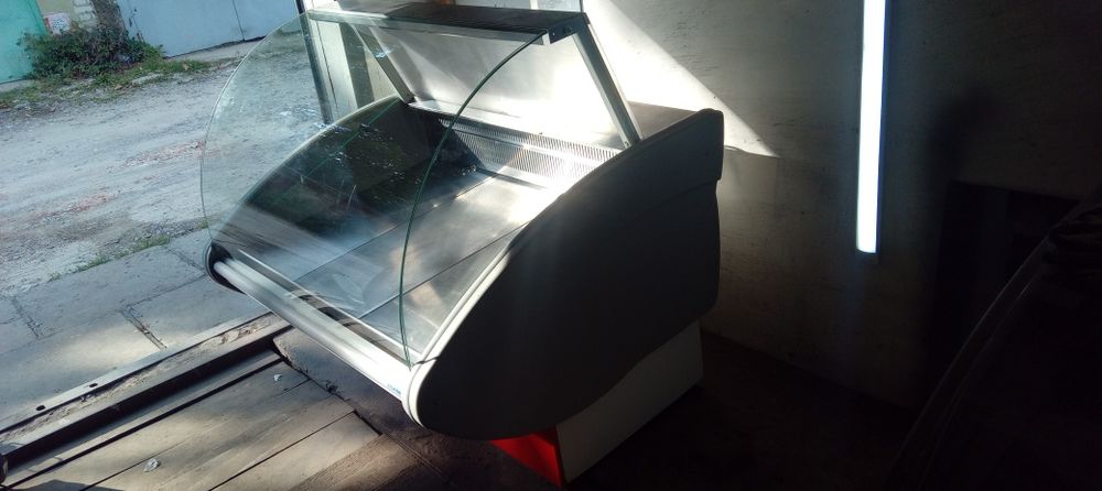 Холодильна вітрина Ілєть-1.2м