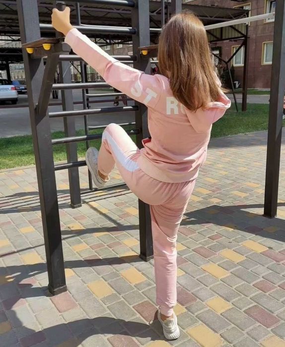 Спортивний костюм для дівчинки Рожевий   р  134  164  176