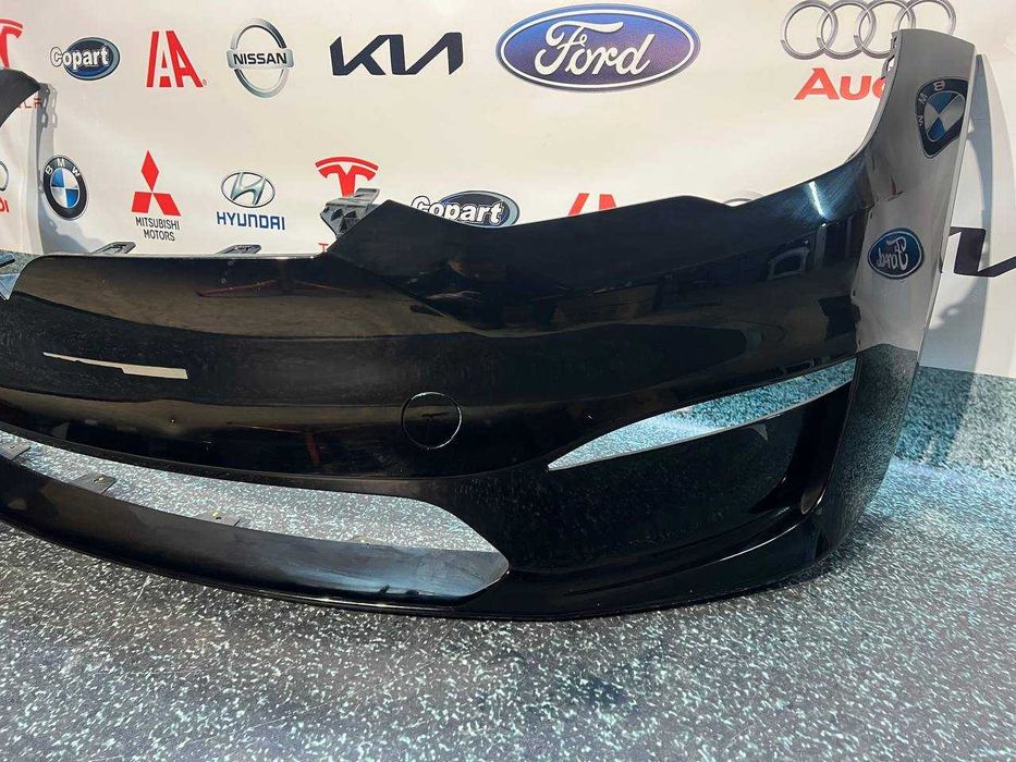 Бампер передній Tesla Model S Plaid 21-24 1564687-00-C 1750101-S1-C