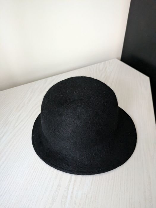 Kapelusz damski czarny, wzór klasyczny