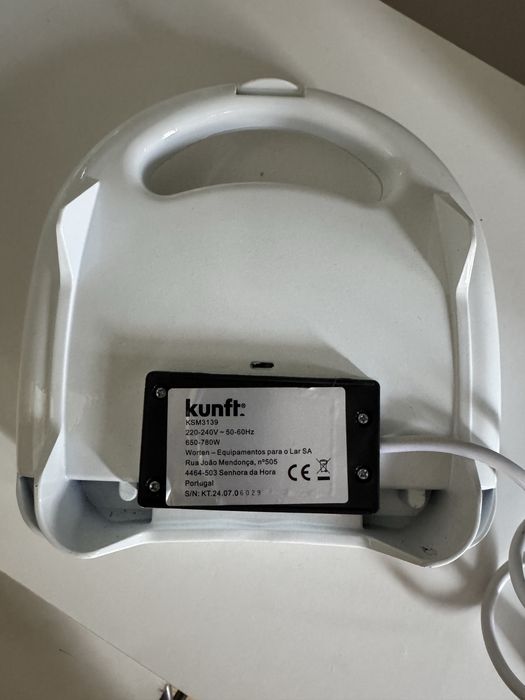 Sanduicheira Kunft KSM3139 Branca.