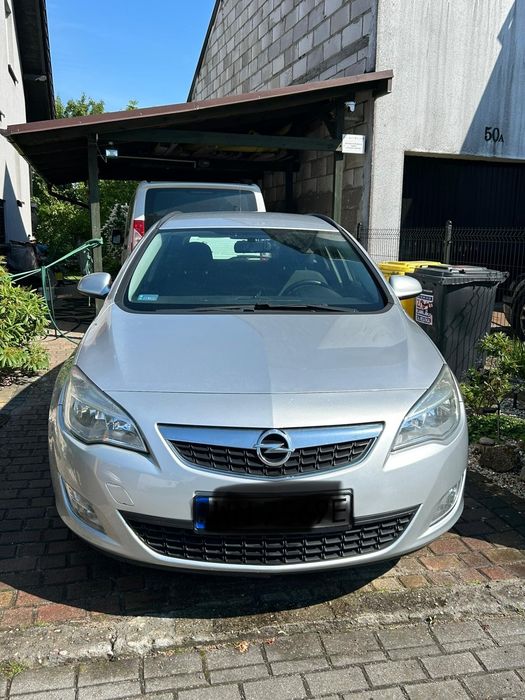 Opel Astra IV Sports Tourer