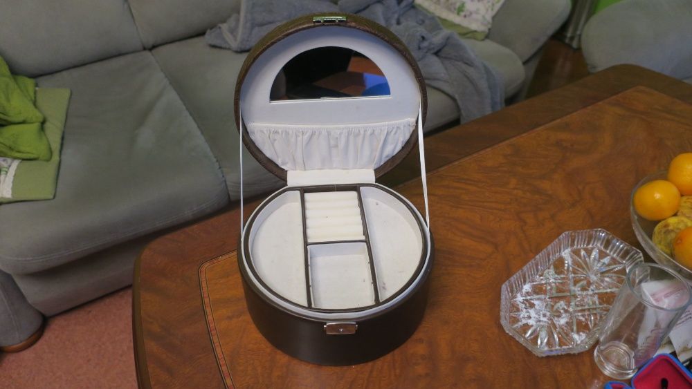 Pudełko na biżuterię