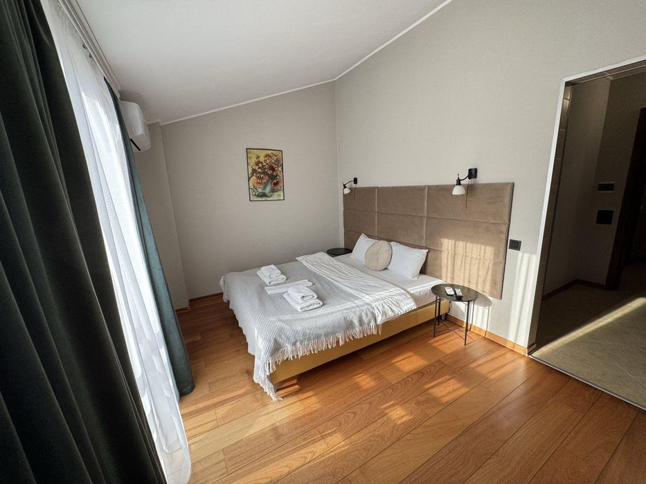 Продам готель 2200м2 в елітному котеджному містечку Северинівка.