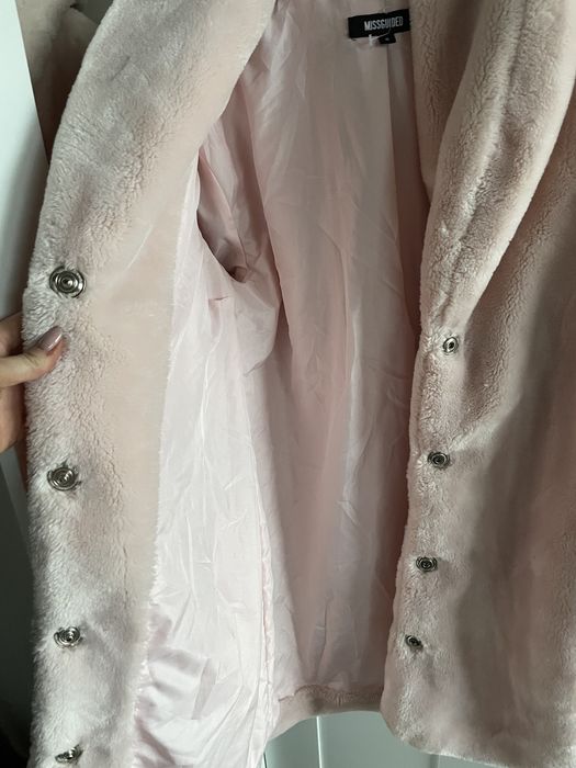 Różowe futerko kożuszek plaszcz asos missguided 34 xs pudrowy roz