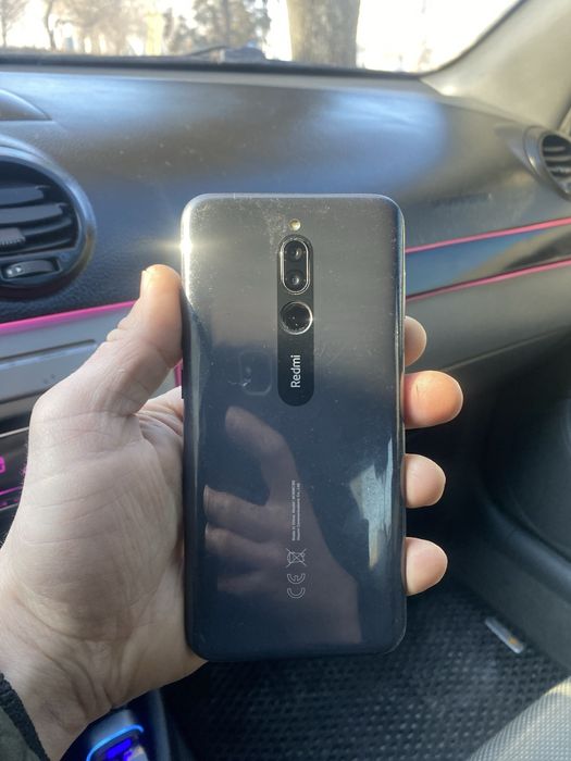 Xiaomi Redmi 8 4/64 гб в неплохом состоянии