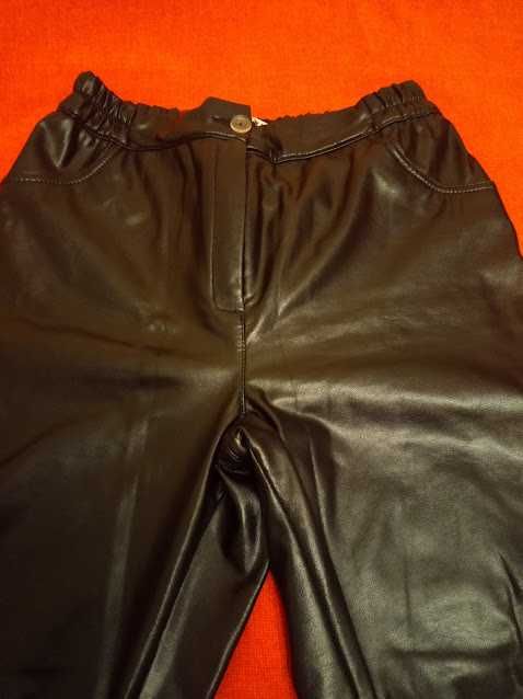 Утеплені штани з еко шкіри на 48-50 розм.