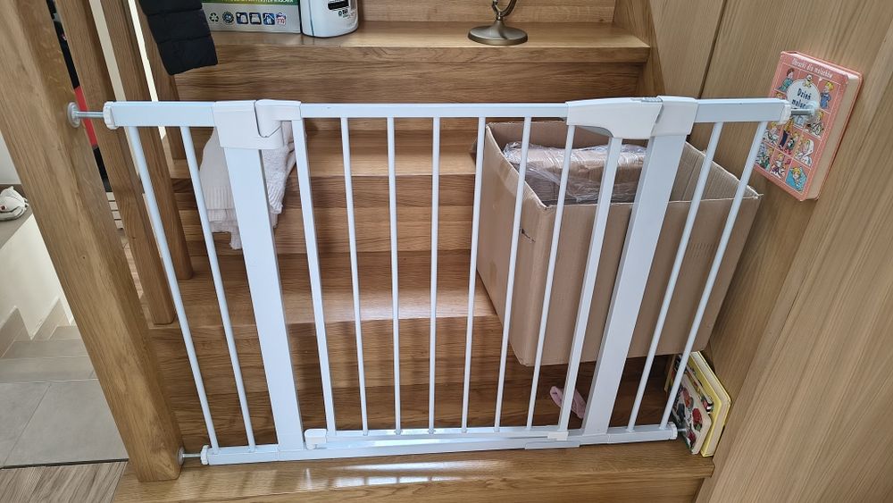 Metalowa barierka, bramka