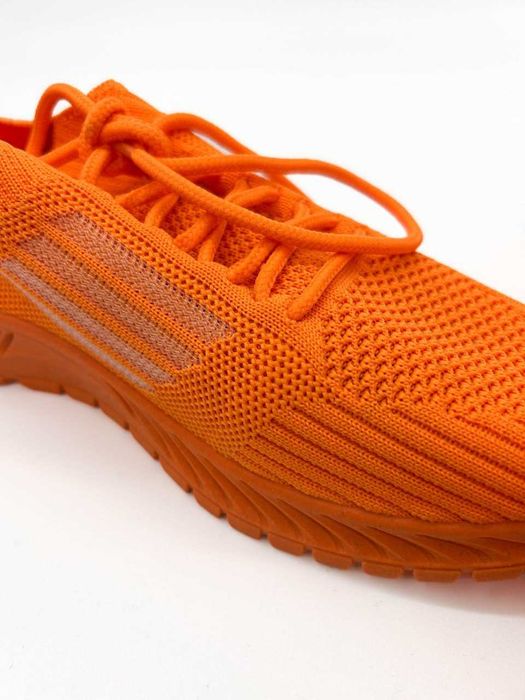 Жіночі кросівки помаранчеві