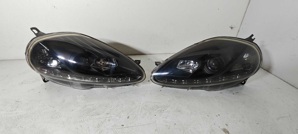 FIAT GRANDE PUNTO DRL HALOGEN Komplet lamp przednich Lewa + Prawa Lewy Prawy przód cena za 1 sztuke