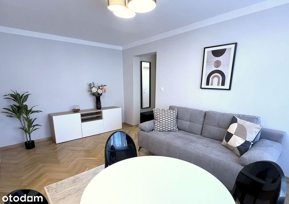 3 pokoje w centrum Warszawy – Emilii Plater 47