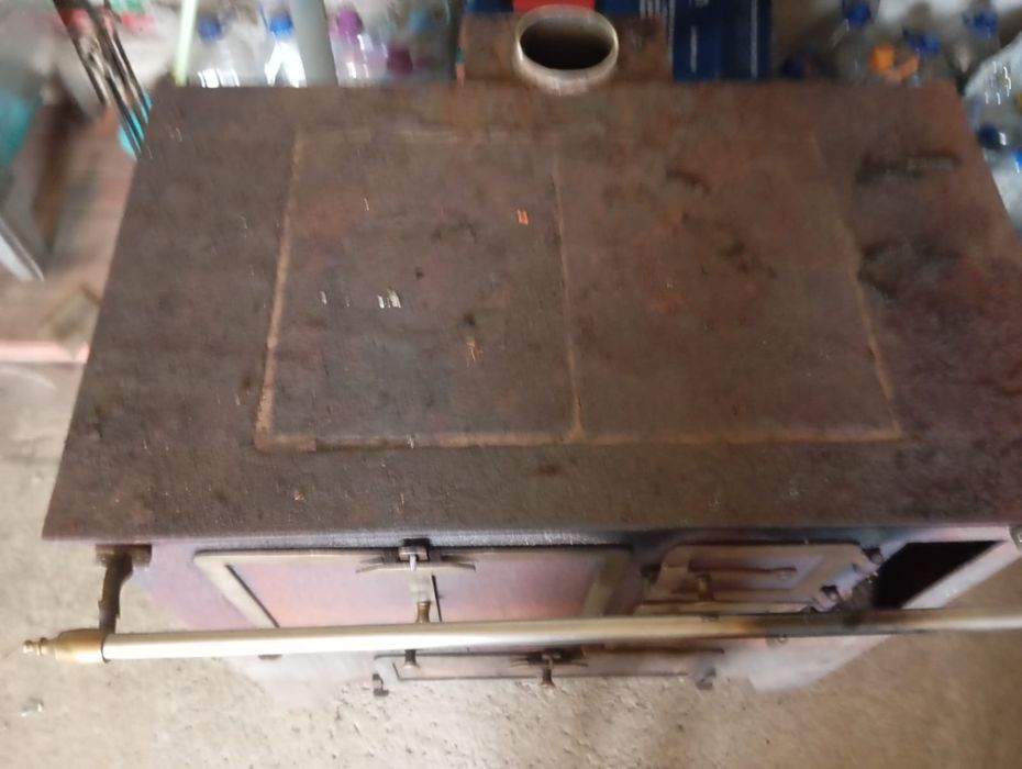 Fogão a lenha a funcionar a cem por cento