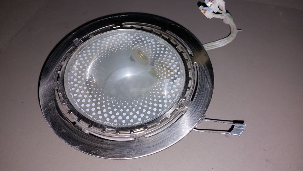 Светильник потолочный встраиваемый