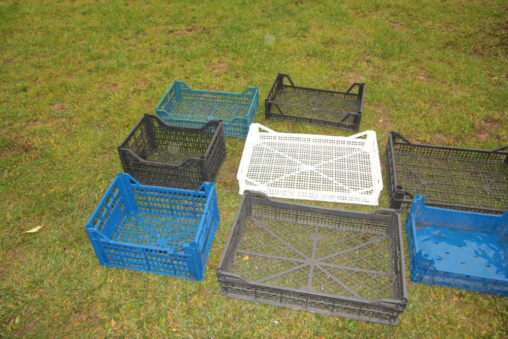 Wiaderka i skrzynki plastikowe