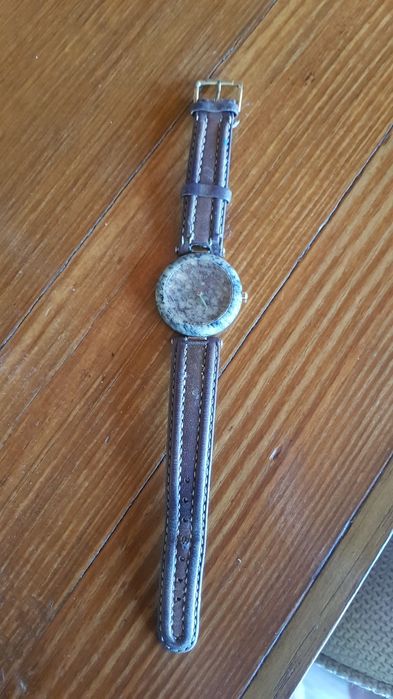 Relógio em mármore da tissot