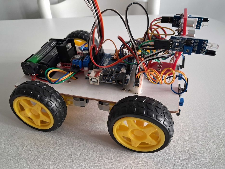 Carro Robot Arduino Multifunções 4 em 1.