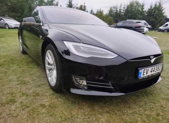 Бампер Tesla Model S Розборка Тесла Модел С розбір Tesla model S Запчастини до Модел S