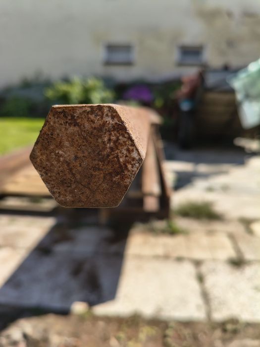Pręt szesciokątny  30 i dwuteownik 240