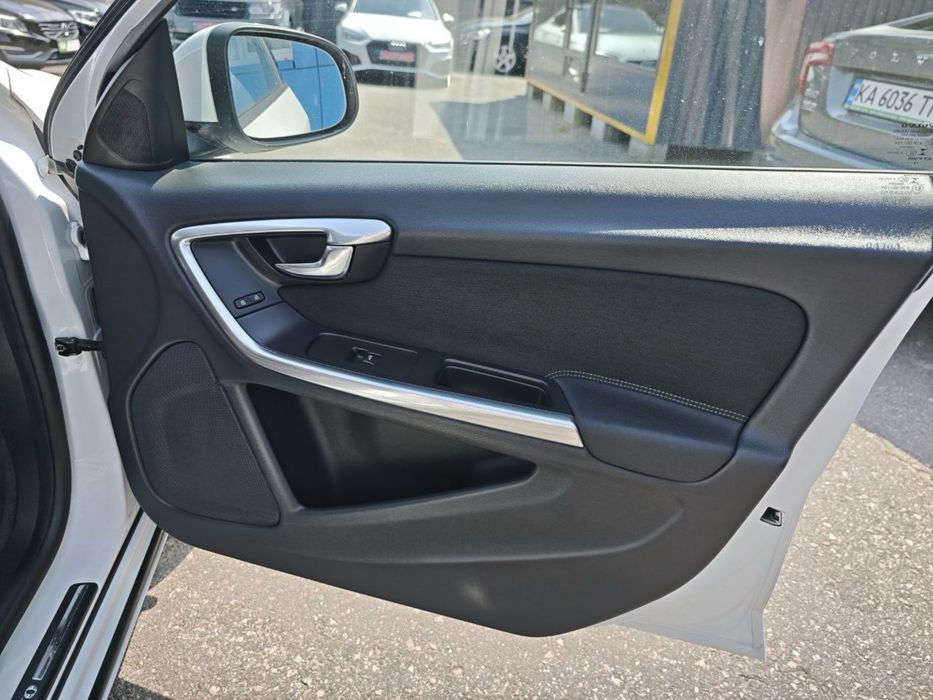Volvo V60 Facelift 2,0 дизель ВІДЕО