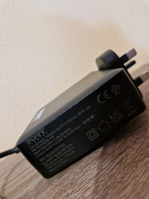Універсальний блок живлення для ноутбука Port Connect 65W (8 насадок)