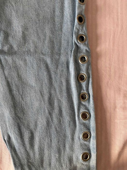 Jeans Pull&Bear azul-claro com ilhoses de lado, EUR 36