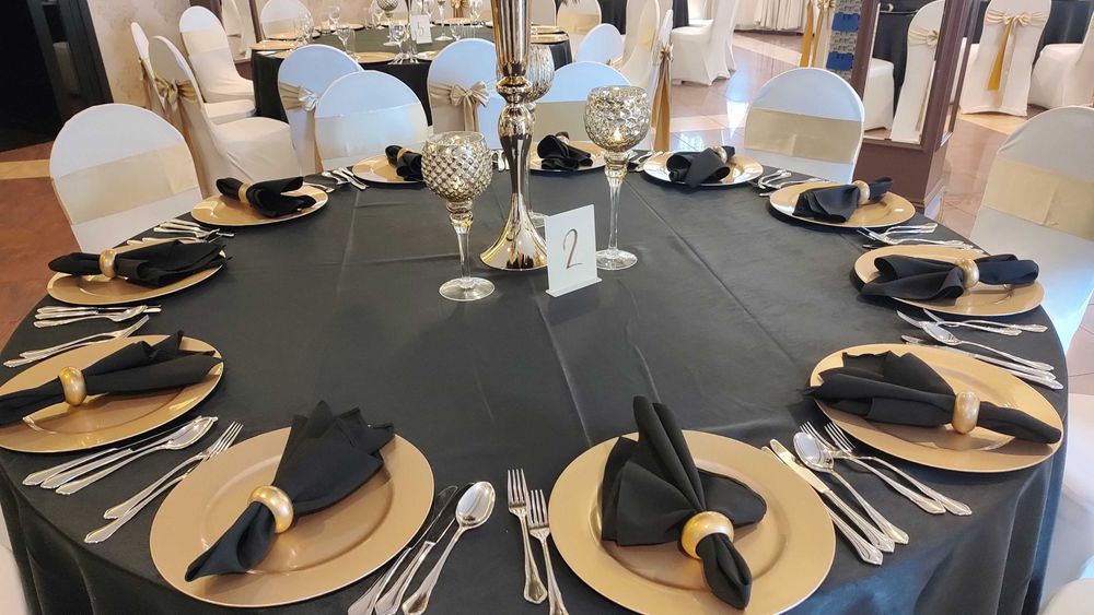 Czarne, różowe obrusy okrągłe i prostokątne, serwetki Warszawa