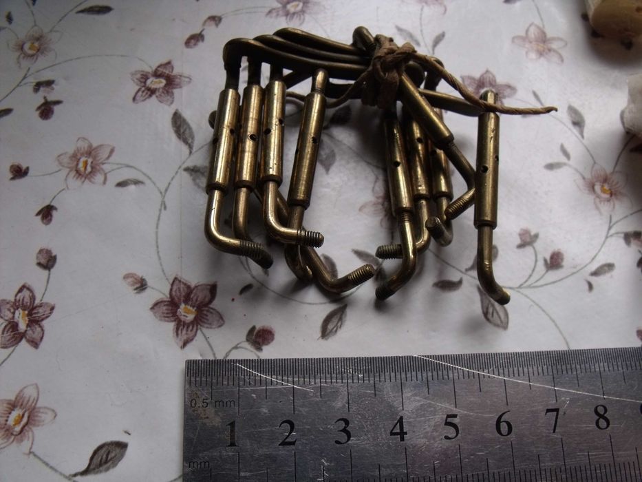 Ель , клен, красное,  черное виолончели, альта,  скрипки, гитары, гриф