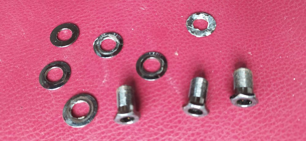 Комплект фурнітури а-ля Стратокастер, гітар, бас-гітар.