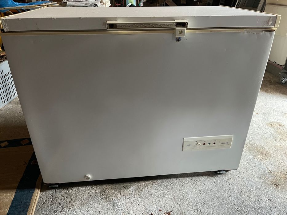 Arca frigorifica a trabalhar bem