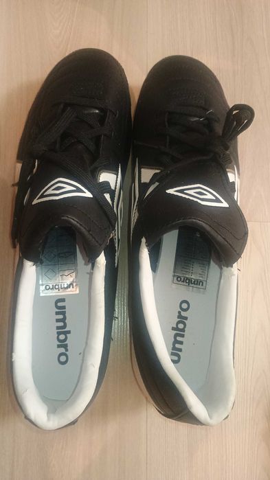 Buty piłkarskie nowe "Umbro"