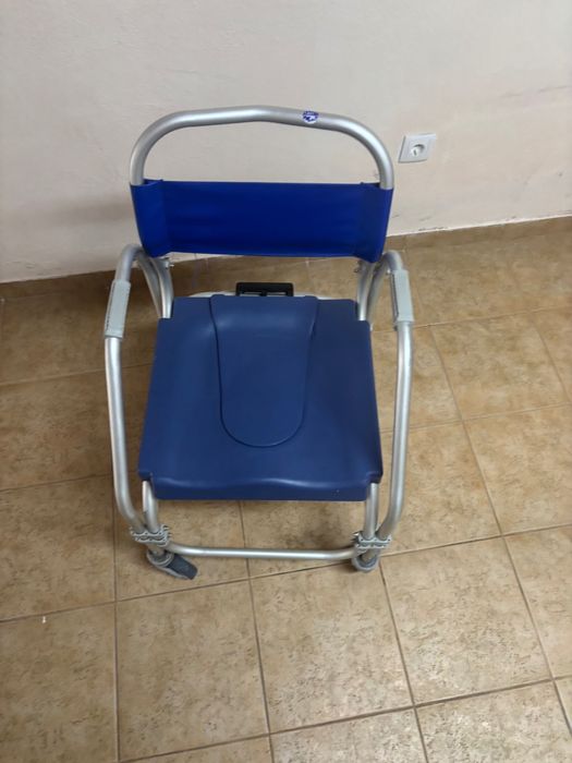 Cadeira de banho com bacio