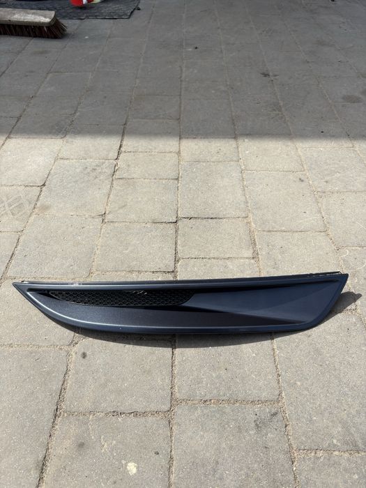zaślepka listwa pod lampe prawa ford kuga mk1 H8