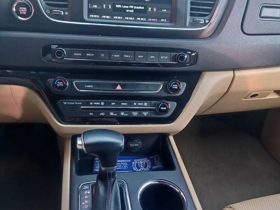 Kia Carnival 2018 сімейний автомобіль