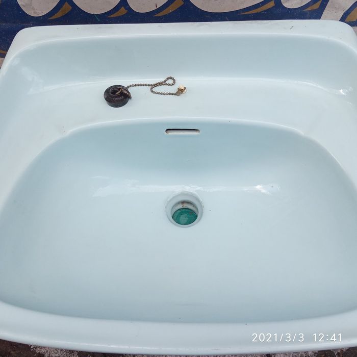 Продам умывальник.