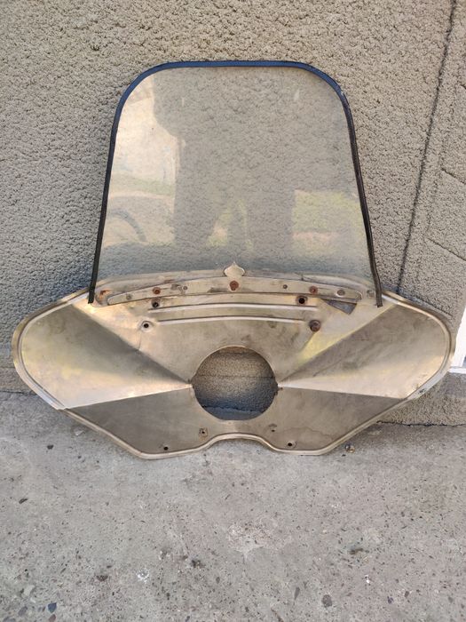 Стекло ветровое на МТ Днепр Урал К 750