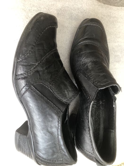 Продам шкіряні туфлі.25 см.