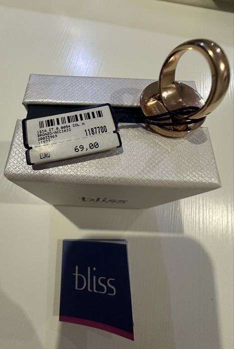 Каблучка  кольцо Bliss з одним бриліантиком