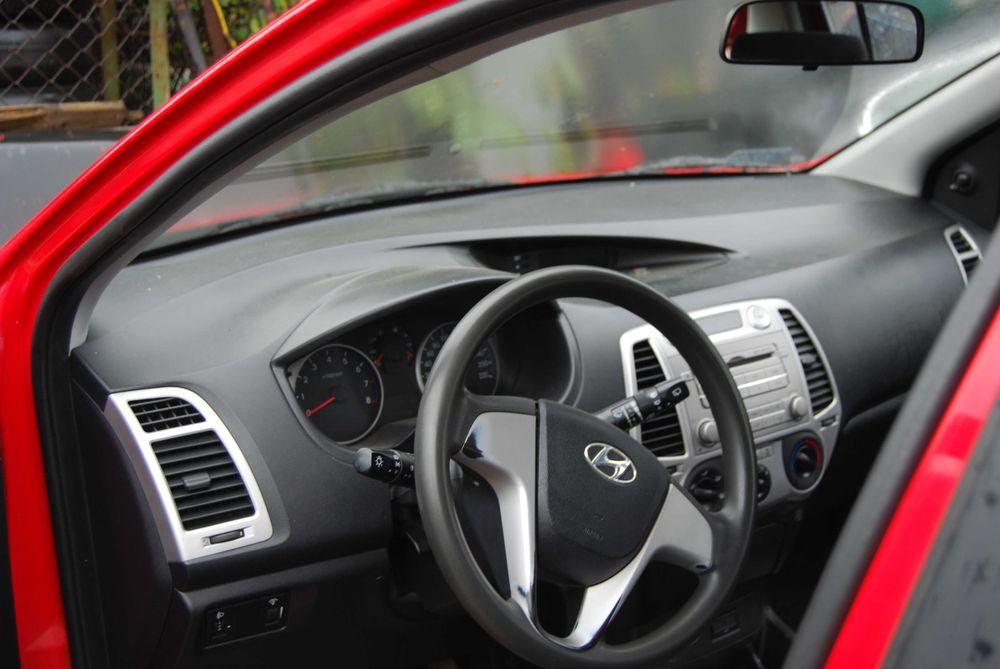 Części z auta  : Hyundai i20 I20 5d 2012r 1,2b 78 km G4LA
