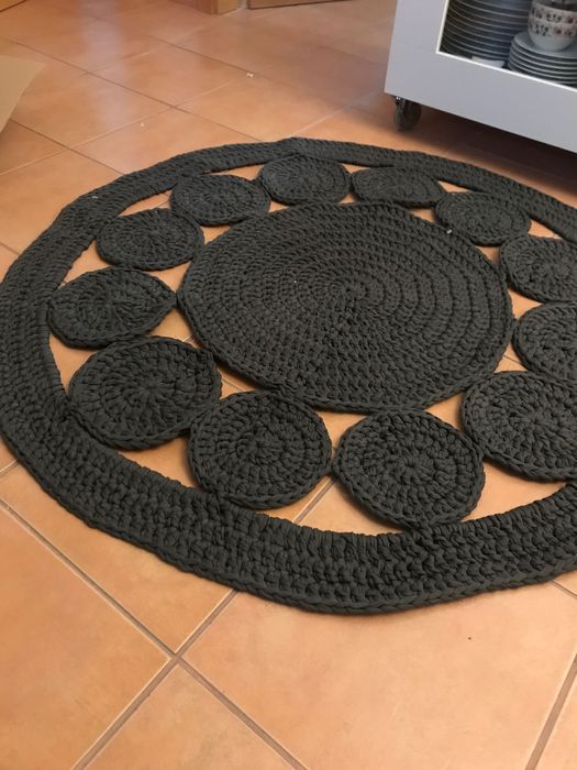 Tapete redondo de croché em trapilho (artesanal) 116cm
