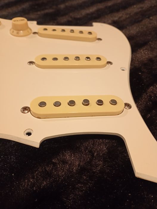 Pickguard fender Stratocaster gotowy komplet!