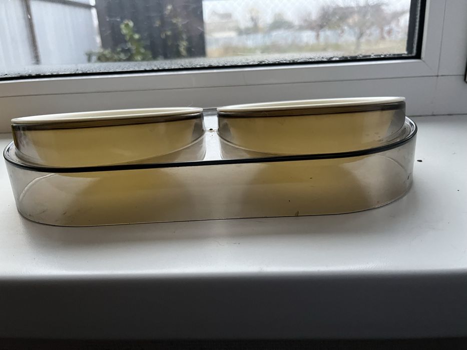 Миски на подставке для кошек или маленьких собак