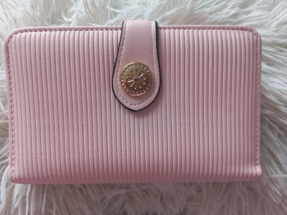 Nowy  portfel damski.