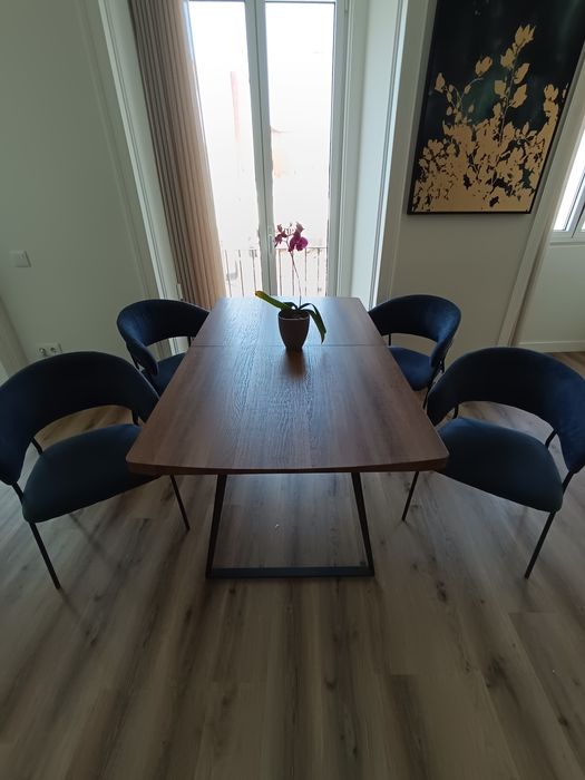 Mesa de jantar com cadeiras