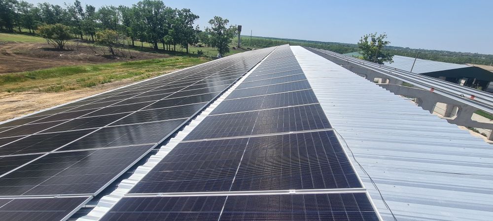 Монтаж сонячних панелей та сонячних станції