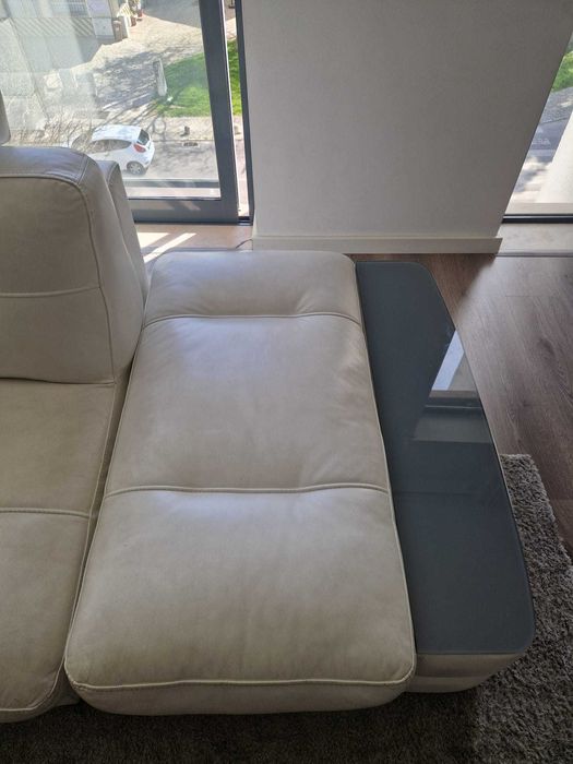 Sofá de Canto em Pele Genuína – 4 Módulos Moderno e Confortável