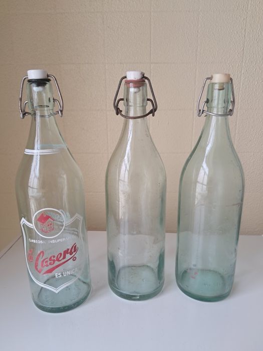 Garrafas de gasosa antigas La Casera